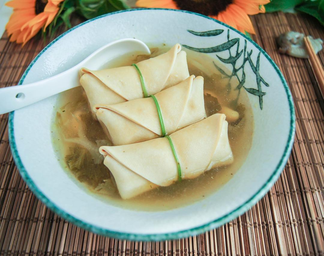 Chicken Soup with Tofu Pork Wrap