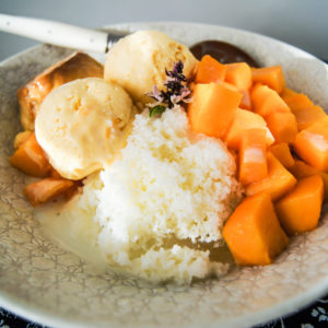 Mango with Snowflakes Ice