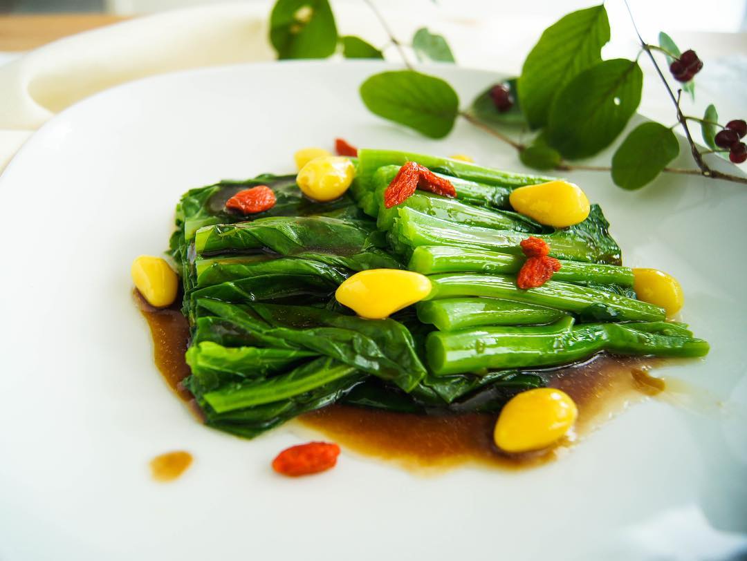 Scalded Chinese Kale with Oyster Sauce