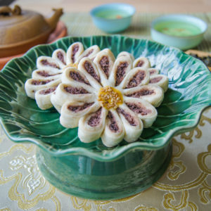 Chrysanthemum Shaped Pastry 